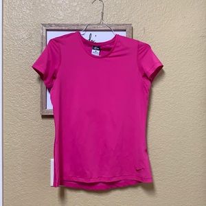 Women’s size large Nike pro fitted tee